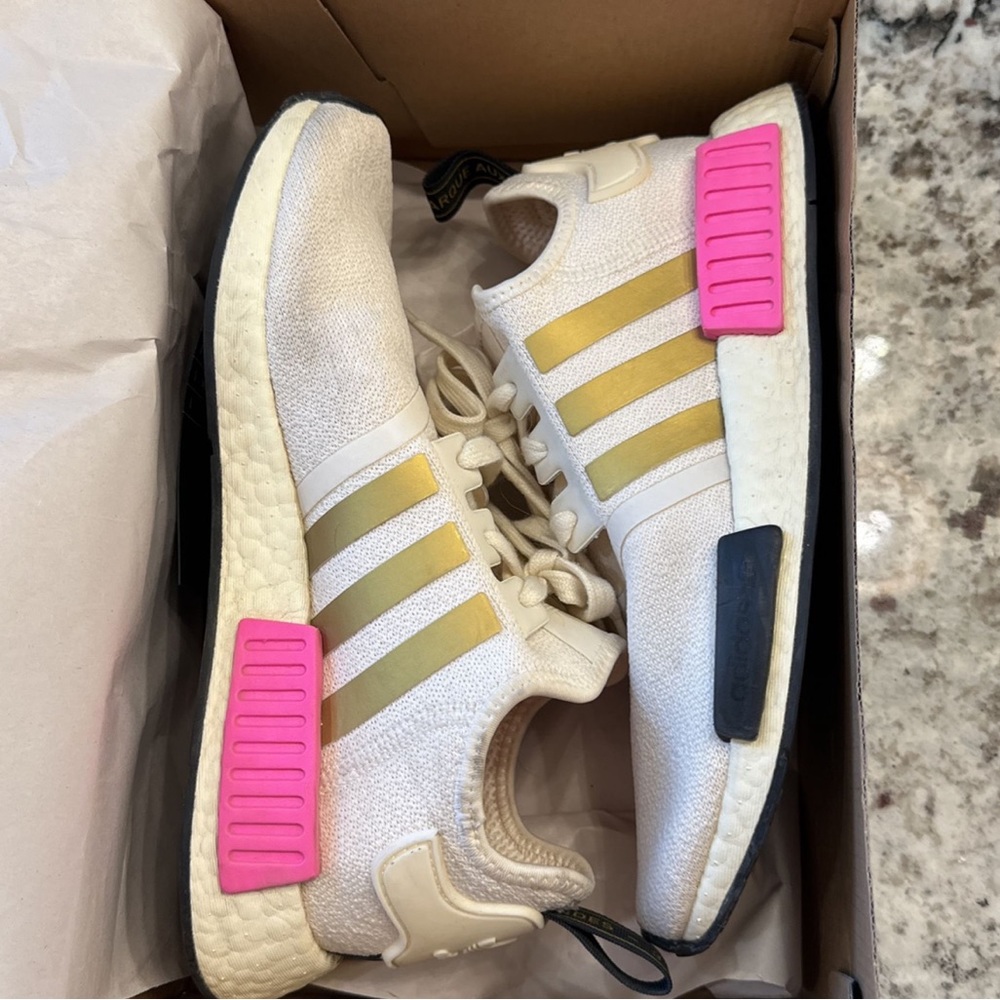 Adidas Women’s NMD R1 Cream Screaming Pink